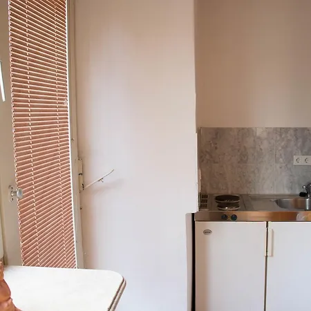 Kurt Apartment